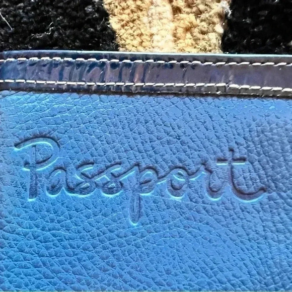Fossil Passport Cover Protector - Picture 7 of 11